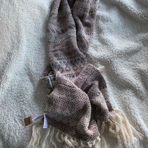 American Eagle scarf